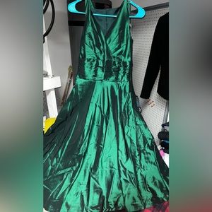 Vintage Holiday/Dance Formal Green Taffeta Couture cocktail gown Size: Medium 8
